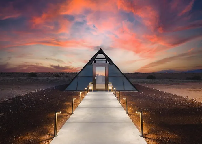 Art Haus Grand Canyon South Rim - Hot Tub, Hammock, Movie Projector, Telescope Holiday home *