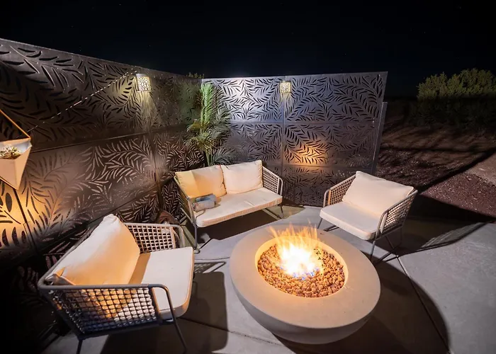 Art Haus Grand Canyon South Rim - Hot Tub, Hammock, Movie Projector, Telescope *